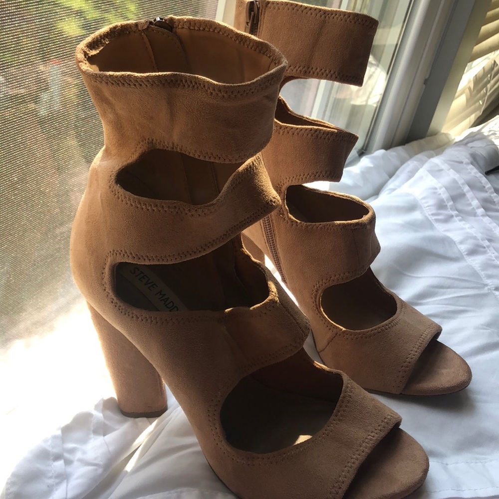 Suede tan heeled boots